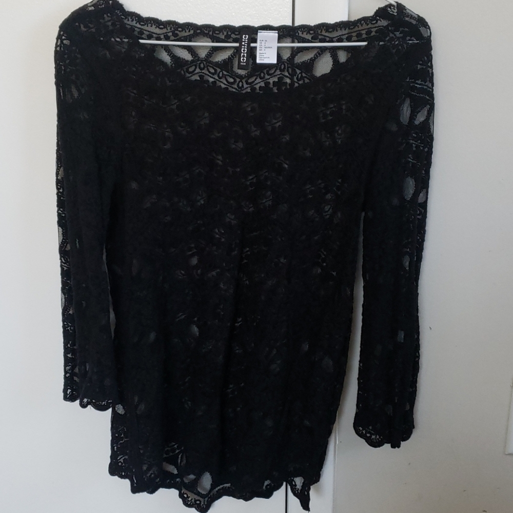 US 4 DIVIDED H&M Black lace top